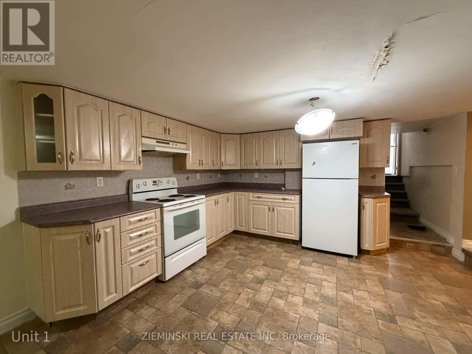 55 - 63 PRESTON STREET — Timmins (TS - SW) - Photo 3 of 50