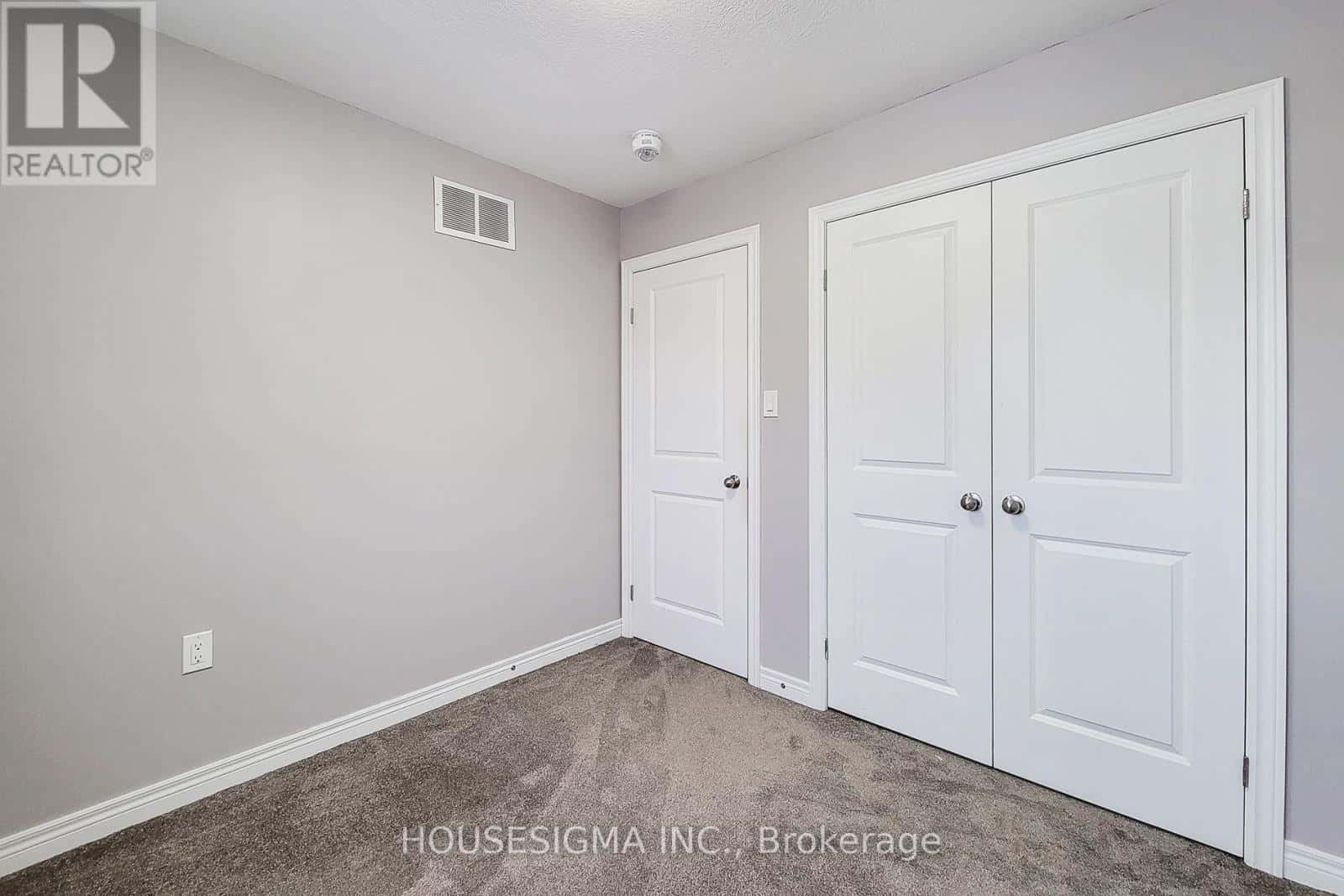 Hamilton (Crerar) — Hamilton (Crerar) - Photo 5 of 44