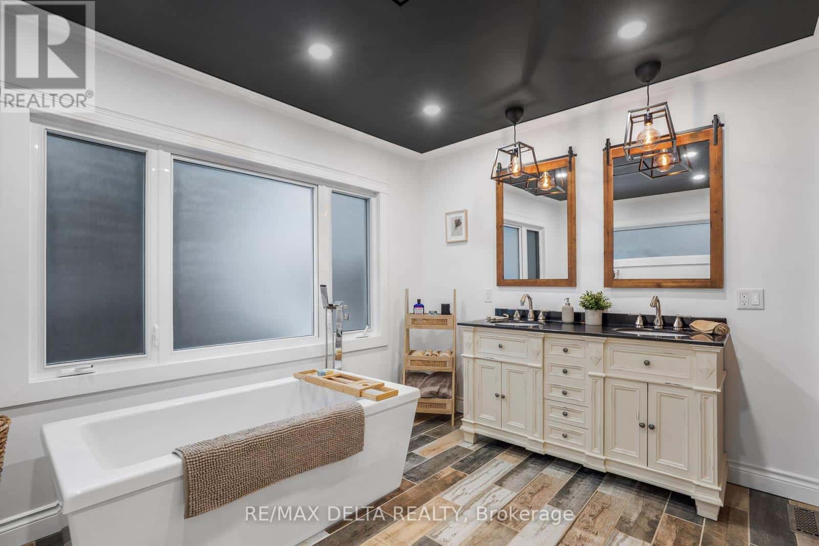 Hawkesbury — Hawkesbury - Photo 2 of 29