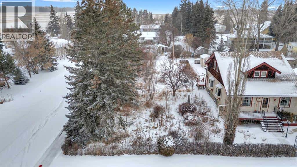 Clive — Clive - Photo 3 of 41