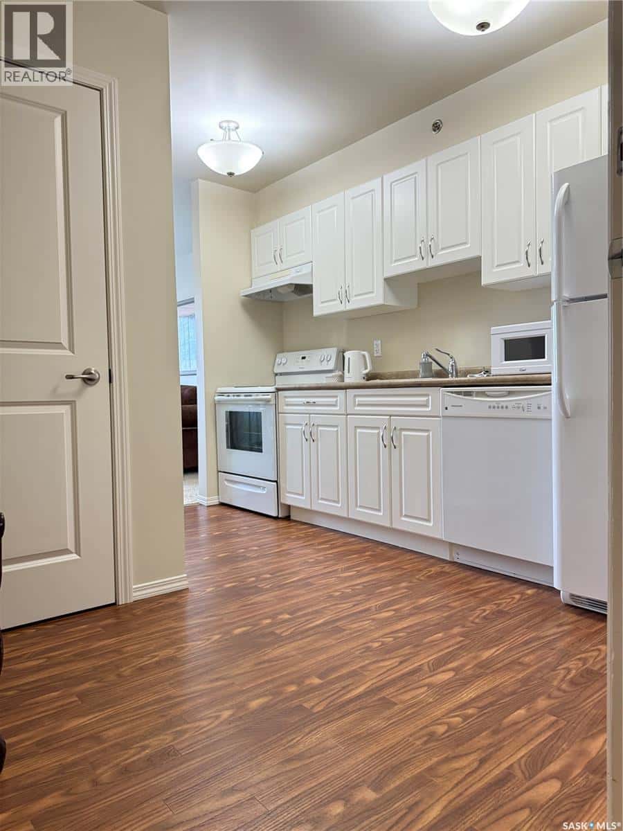 Melville — Melville - Photo 3 of 34