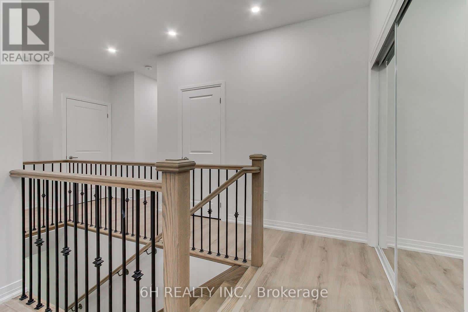 Richmond Hill — Richmond Hill - Photo 3 of 42