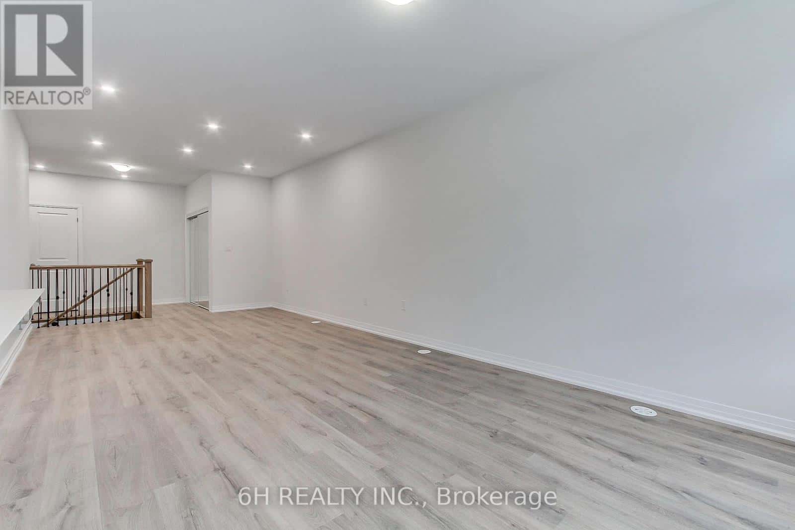 Richmond Hill — Richmond Hill - Photo 5 of 42