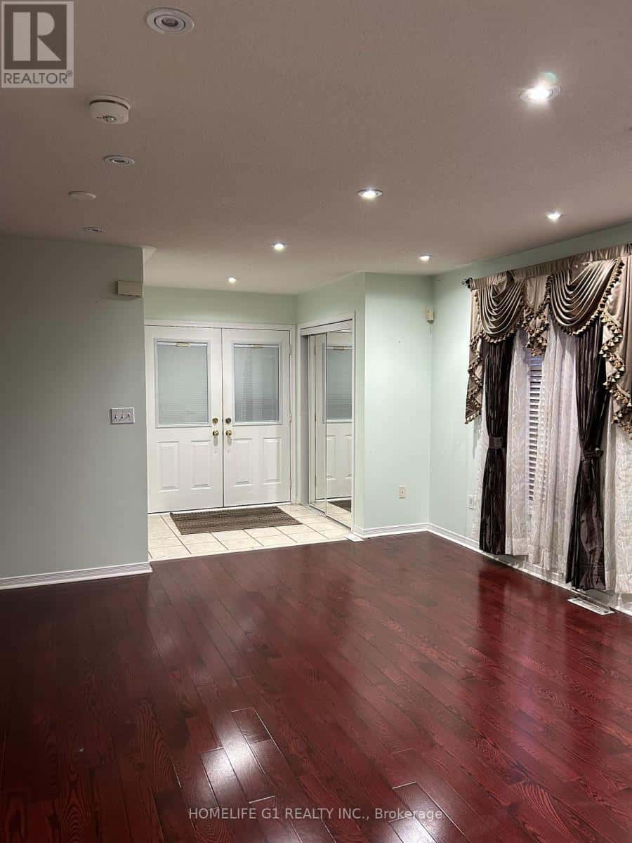 Brampton (Heart Lake East) — Brampton (Heart Lake East) - Photo 4 of 20