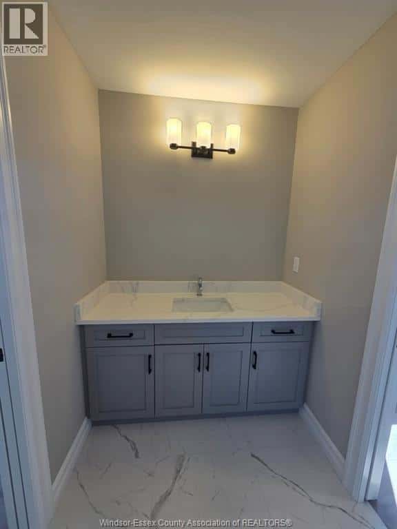 Comber — Comber - Photo 5 of 12