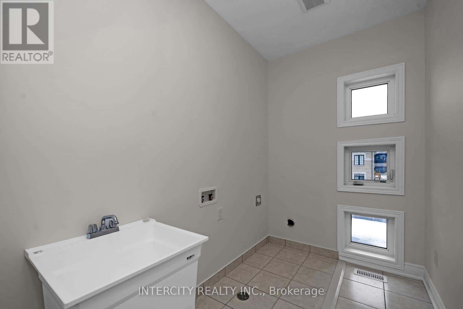 60 CLAREMONT DRIVE — Brampton (Sandringham-Wellington North) - Photo 4 of 31