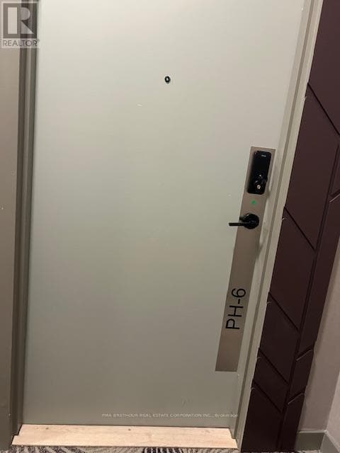 Mississauga (Hurontario) — Mississauga (Hurontario) - Main photo