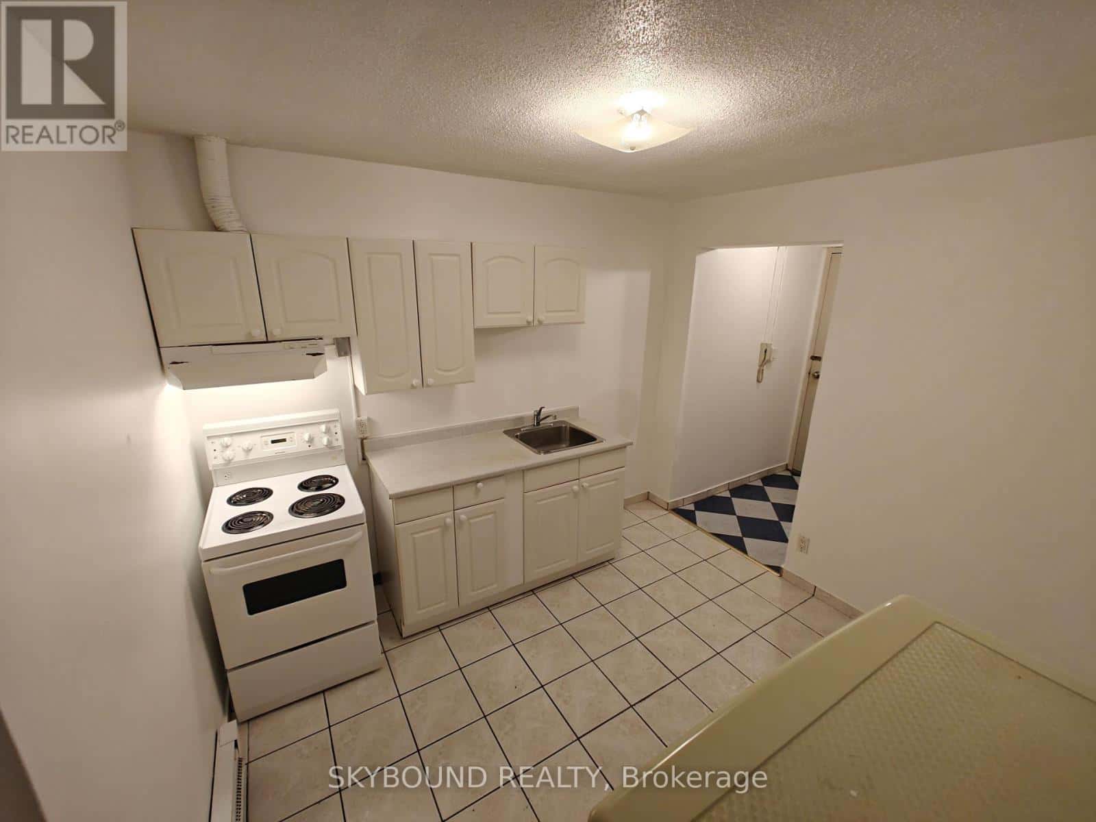 Oakville (CO Central) — Oakville (CO Central) - Photo 4 of 10