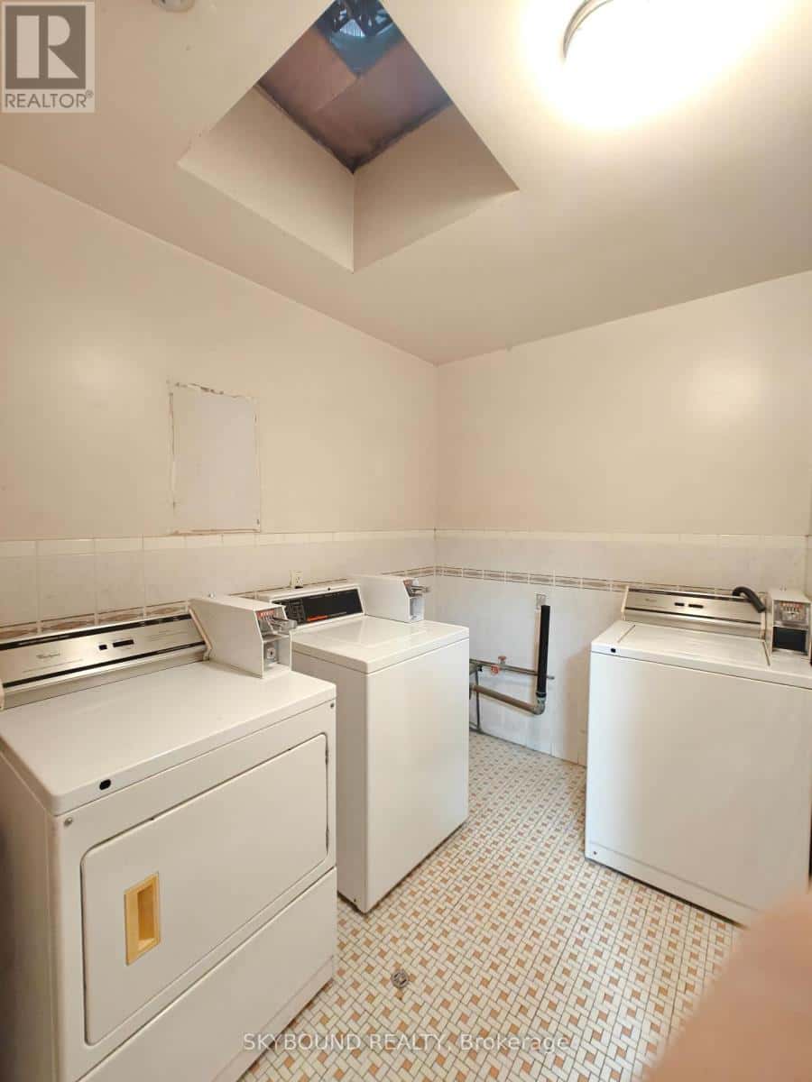 Oakville (CO Central) — Oakville (CO Central) - Photo 2 of 10