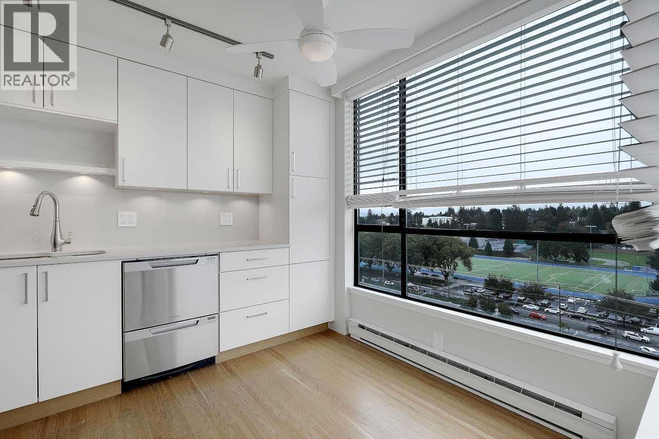 Vancouver — Vancouver - Photo 4 of 31