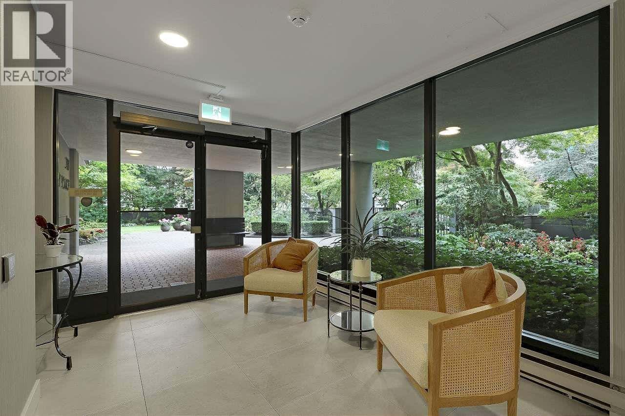 Vancouver — Vancouver - Photo 2 of 31