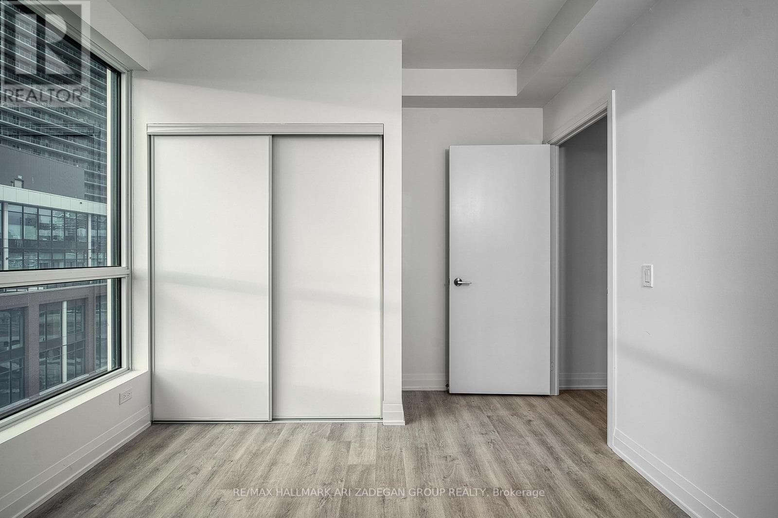 Toronto (Waterfront Communities) — Toronto (Waterfront Communities) - Main photo