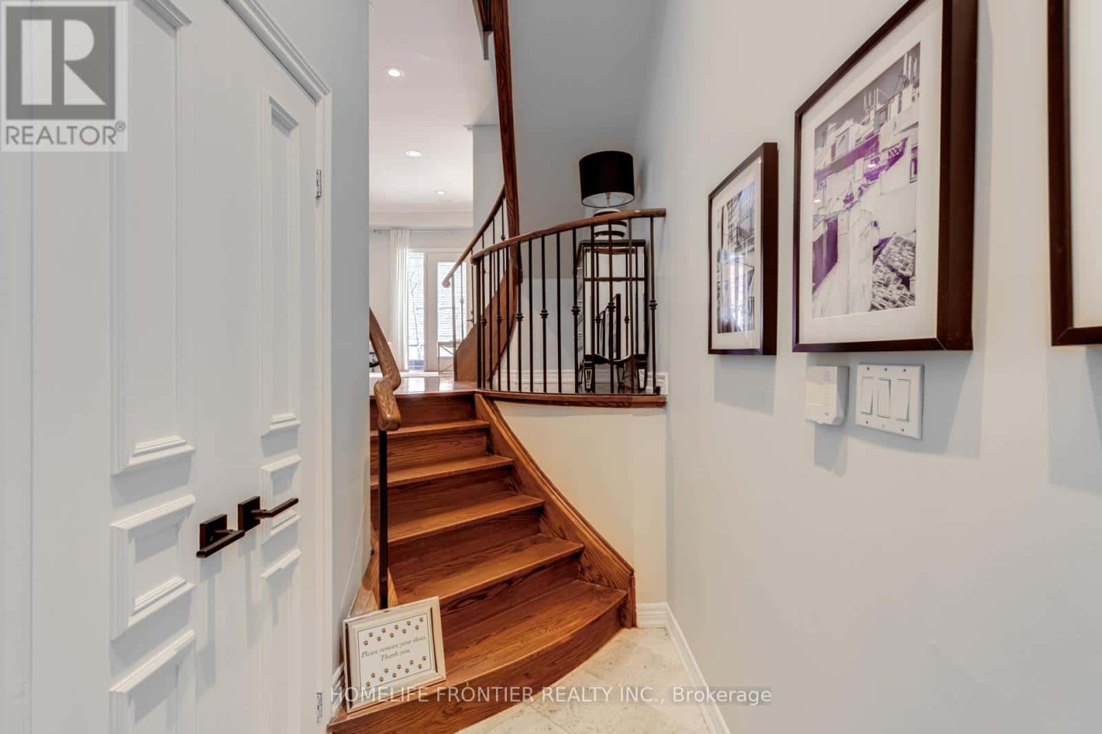 Toronto (Yonge-St. Clair) — Toronto (Yonge-St. Clair) - Photo 5 of 40