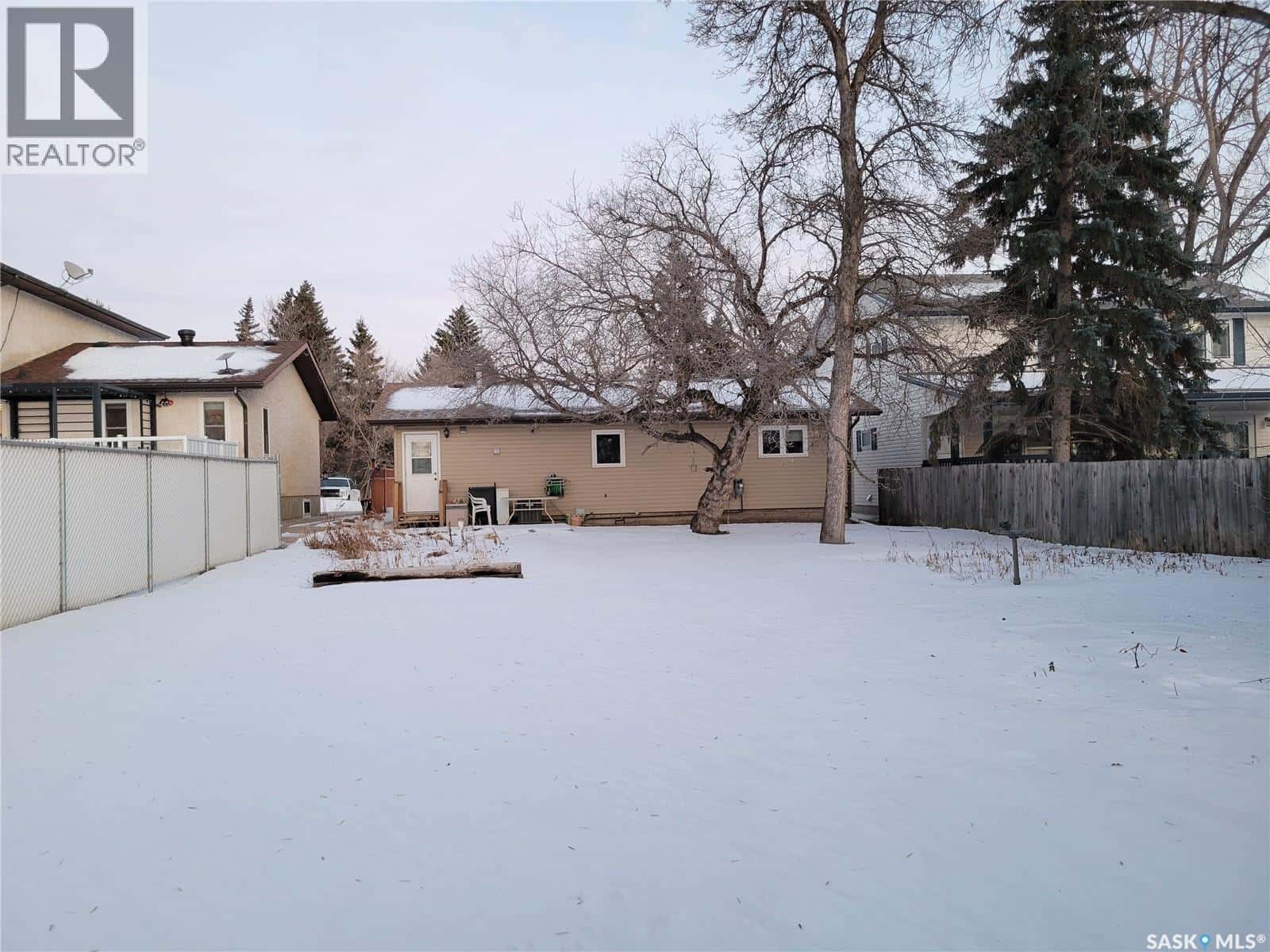 Katepwa Beach — Katepwa Beach - Photo 5 of 31