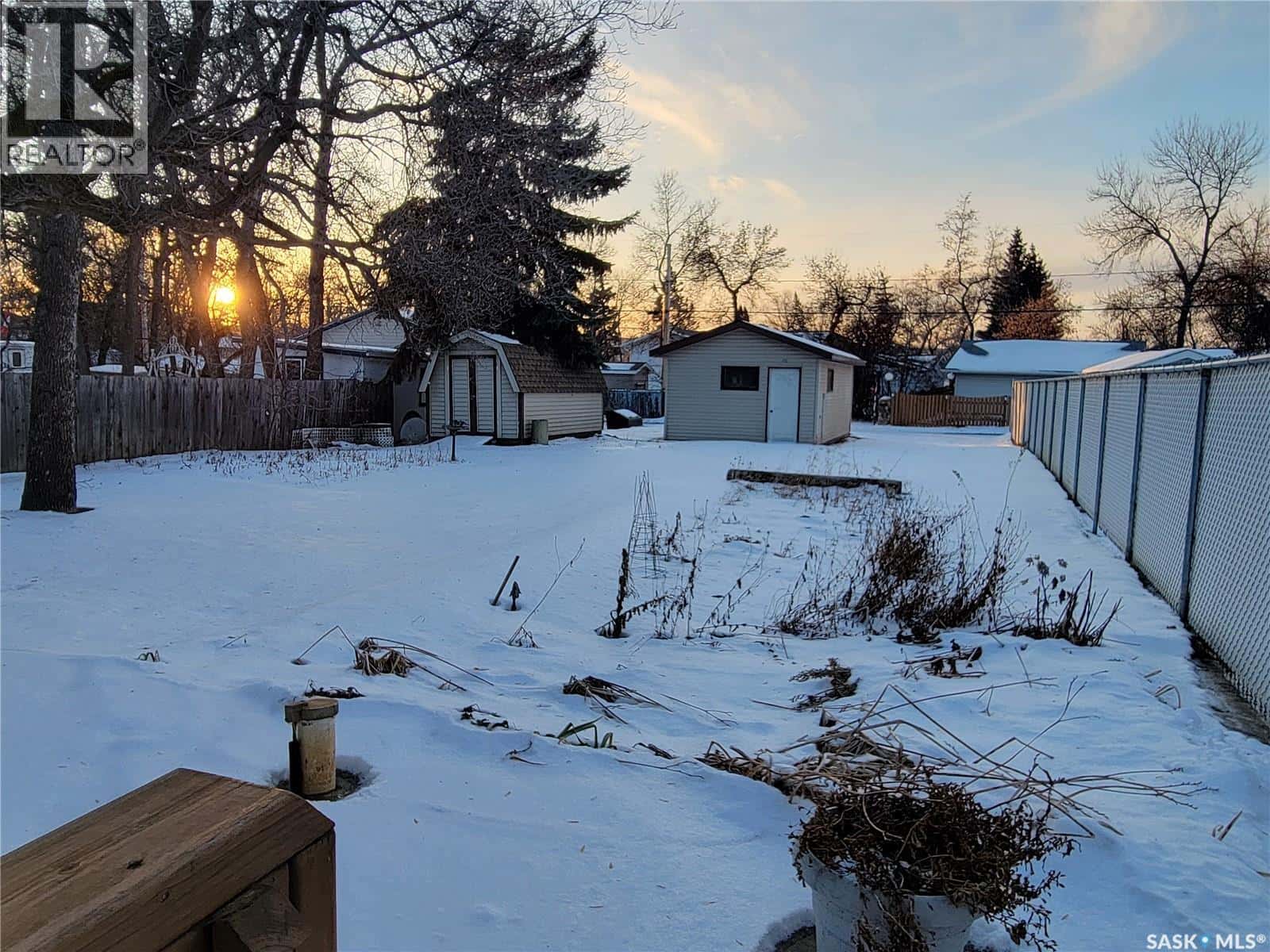 Katepwa Beach — Katepwa Beach - Photo 2 of 31