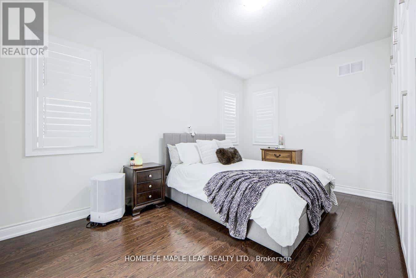 Brampton (Toronto Gore Rural Estate) — Brampton (Toronto Gore Rural Estate) - Photo 2 of 49