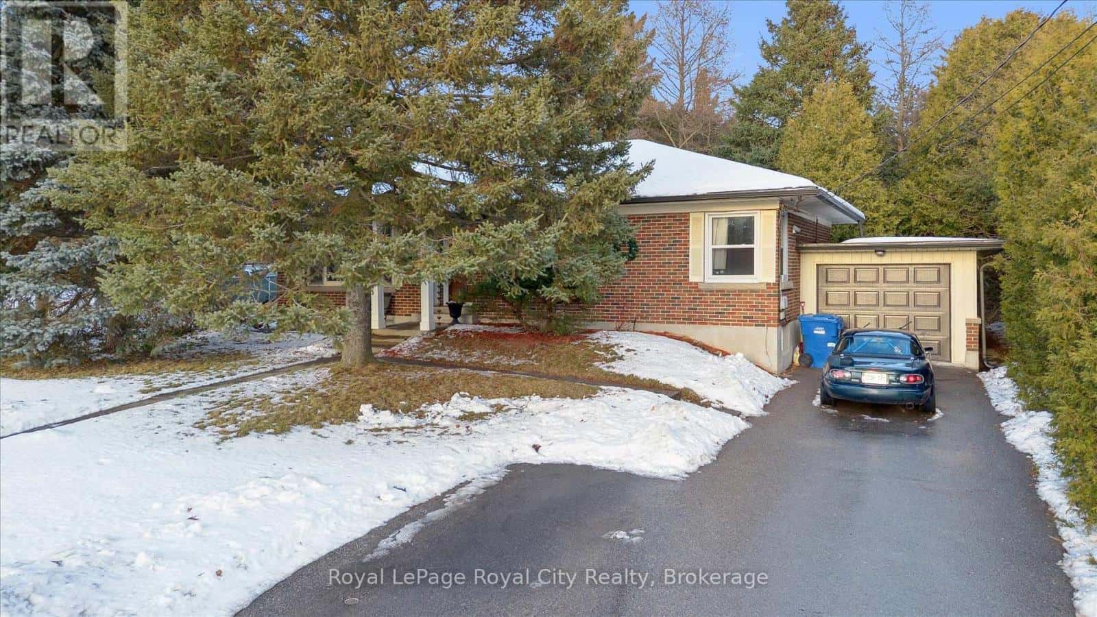 Guelph (Exhibition Park) — Guelph (Exhibition Park) - Photo 2 of 46