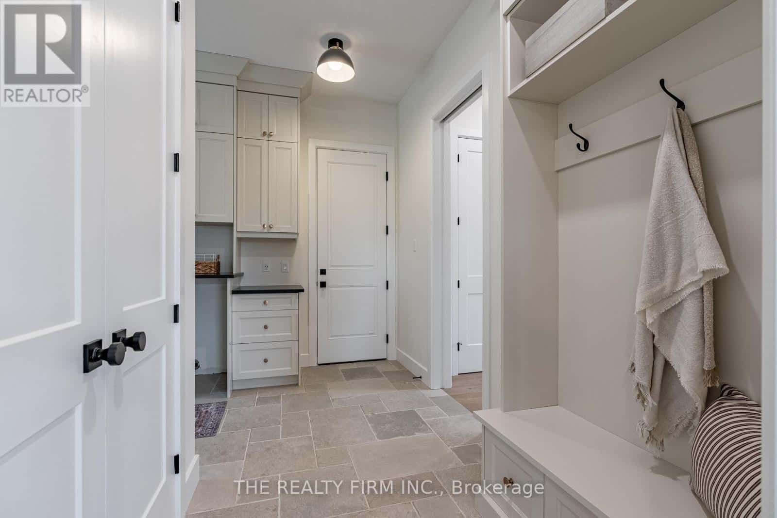 262 HARVEST LANE — Thames Centre (Dorchester) - Photo 4 of 38