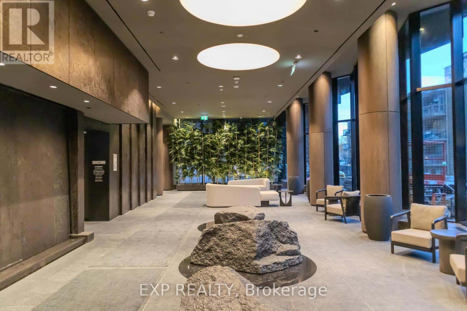 Toronto (Mount Pleasant West) — Toronto (Mount Pleasant West) - Photo 2 of 30