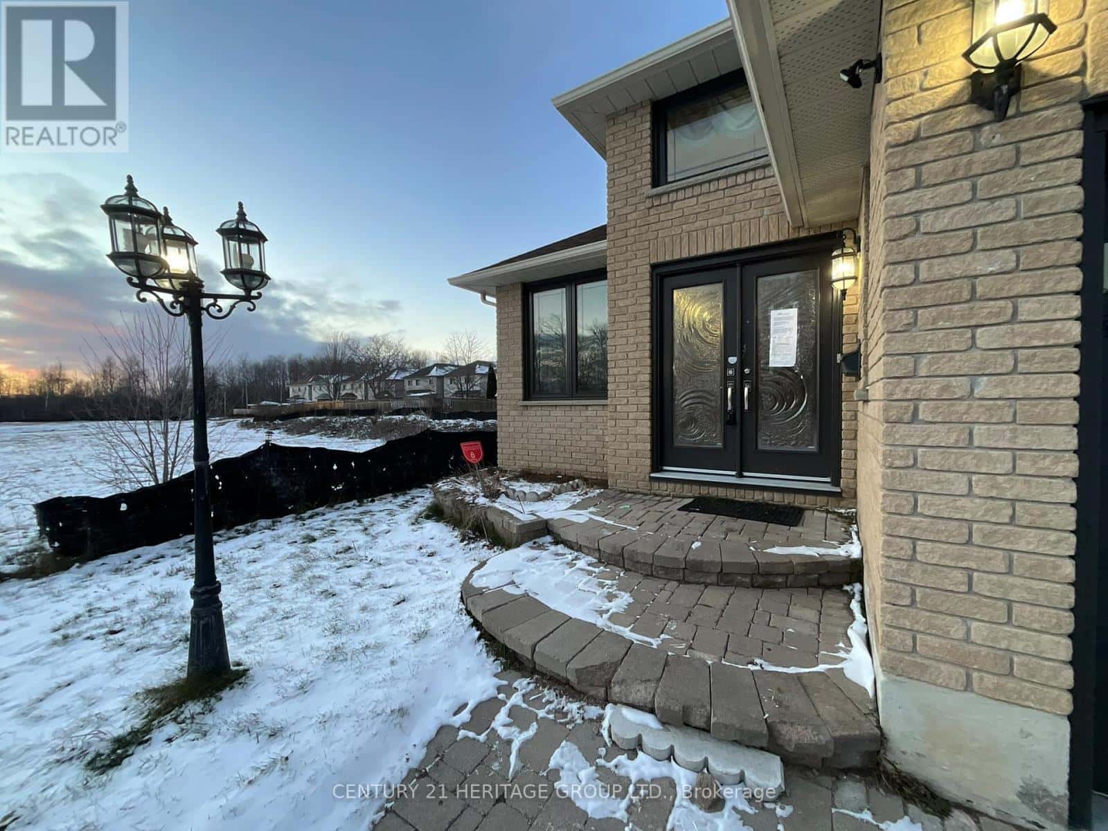 Clarington (Courtice) — Clarington (Courtice) - Photo 3 of 32