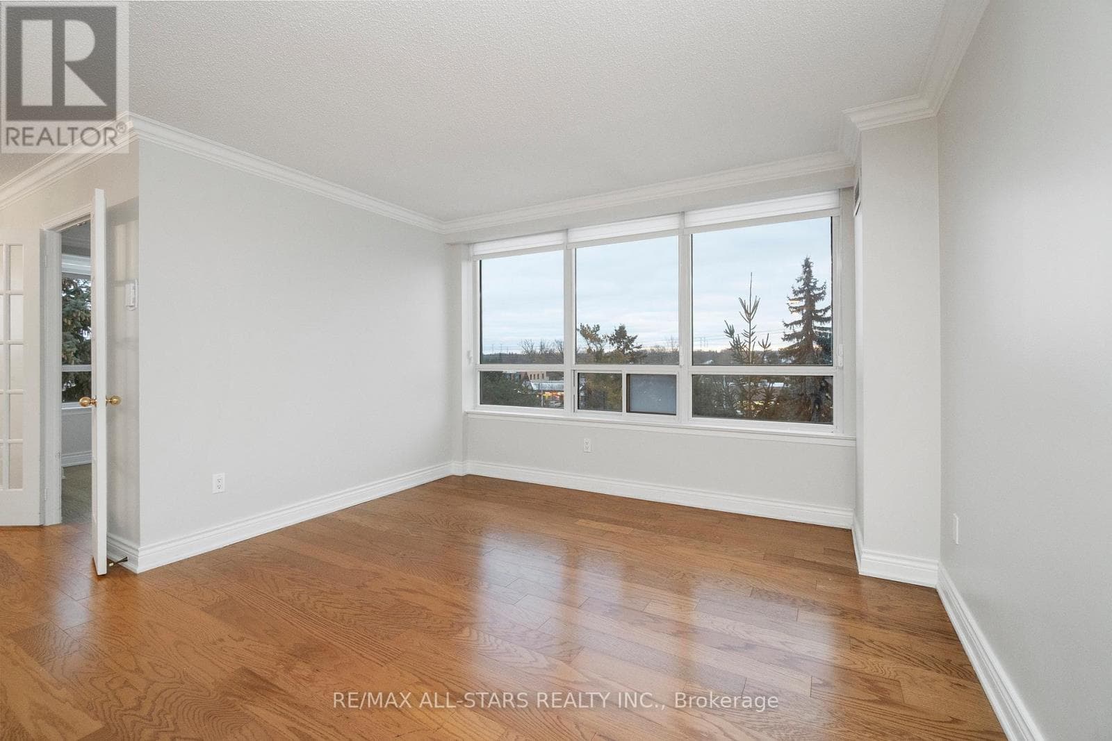 Markham (Markville) — Markham (Markville) - Main photo