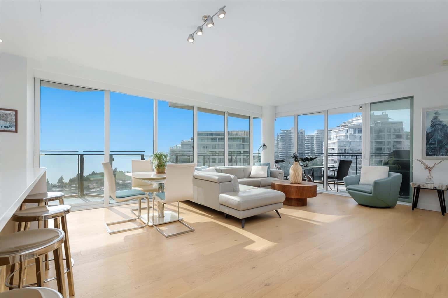 White Rock — White Rock - Photo 5 of 22