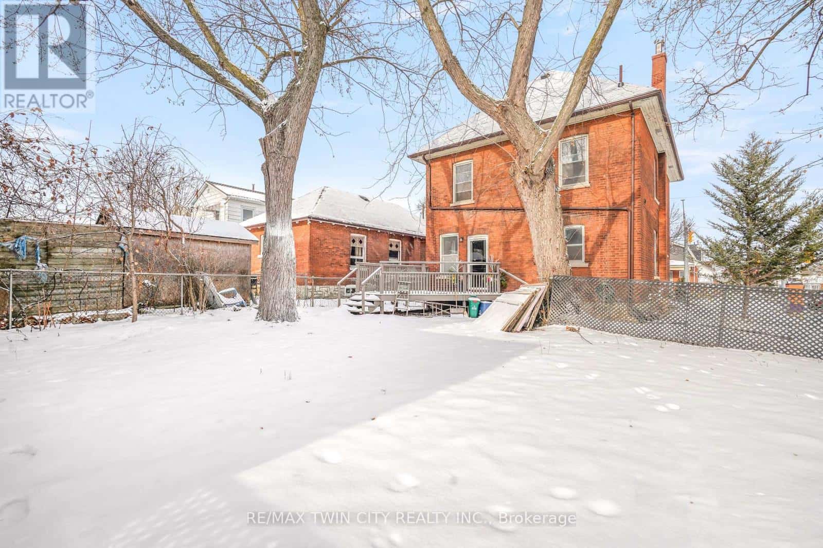 Brantford — Brantford - Photo 4 of 44