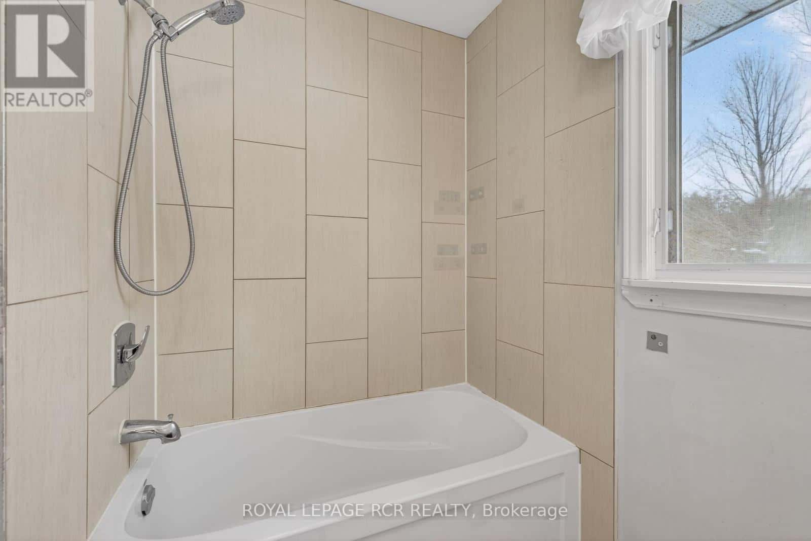 3 STARRVIEW CRESCENT — Mono, Ontario - Photo 3 of 100