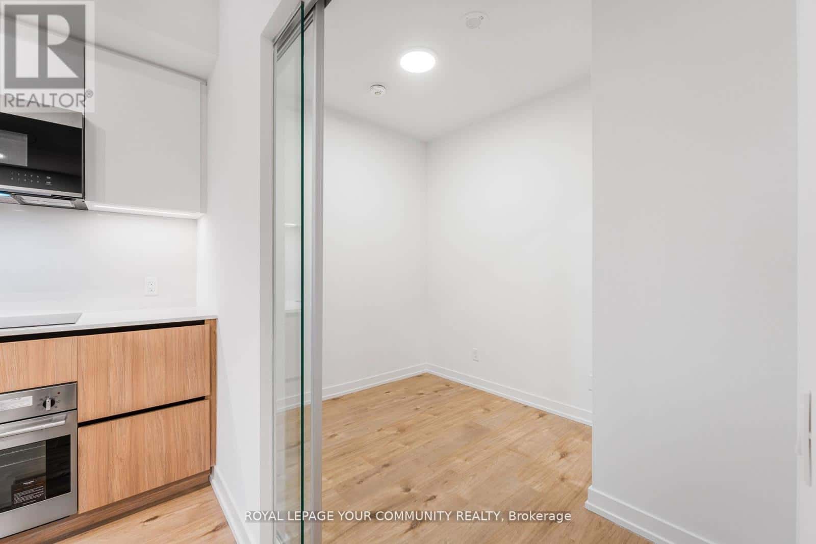 Toronto (Waterfront Communities) — Toronto (Waterfront Communities) - Photo 5 of 24