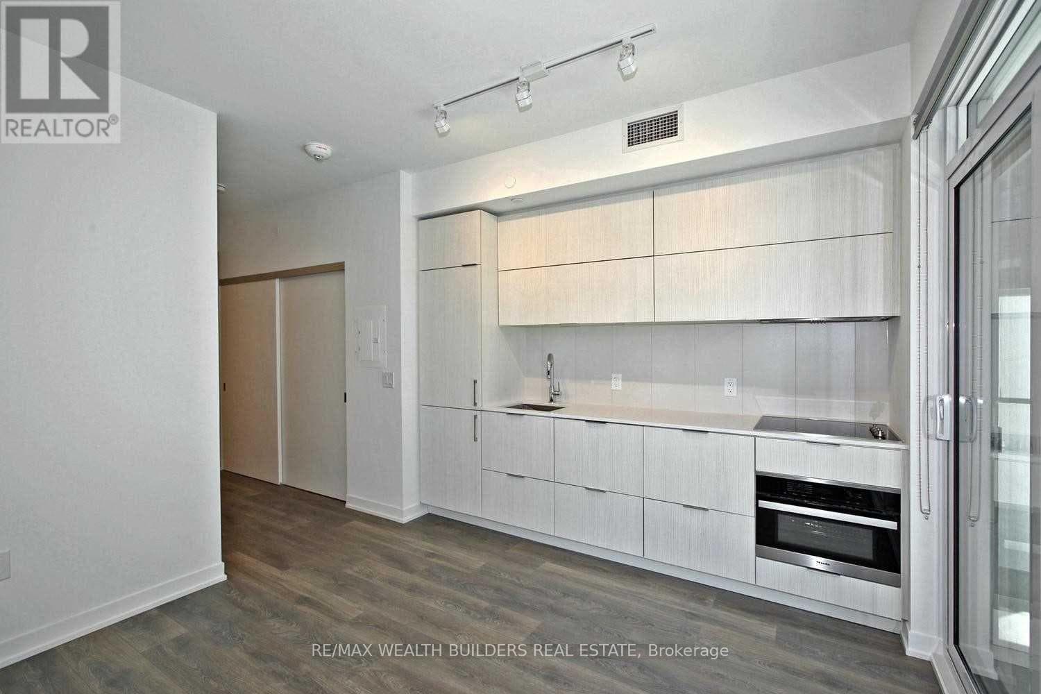 Toronto (Waterfront Communities) — Toronto (Waterfront Communities) - Main photo