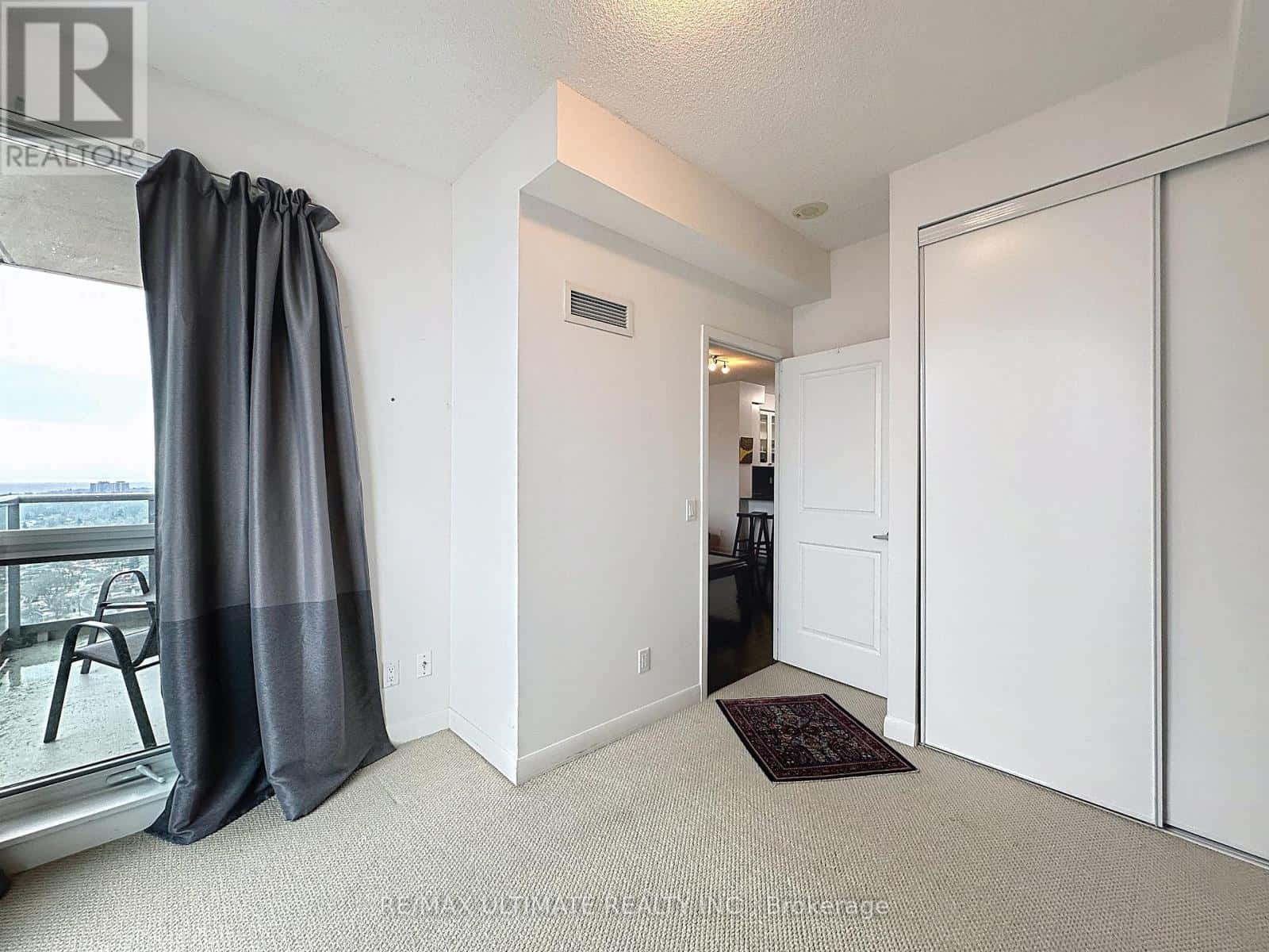 Toronto (Islington-City Centre West) — Toronto (Islington-City Centre West) - Photo 5 of 23