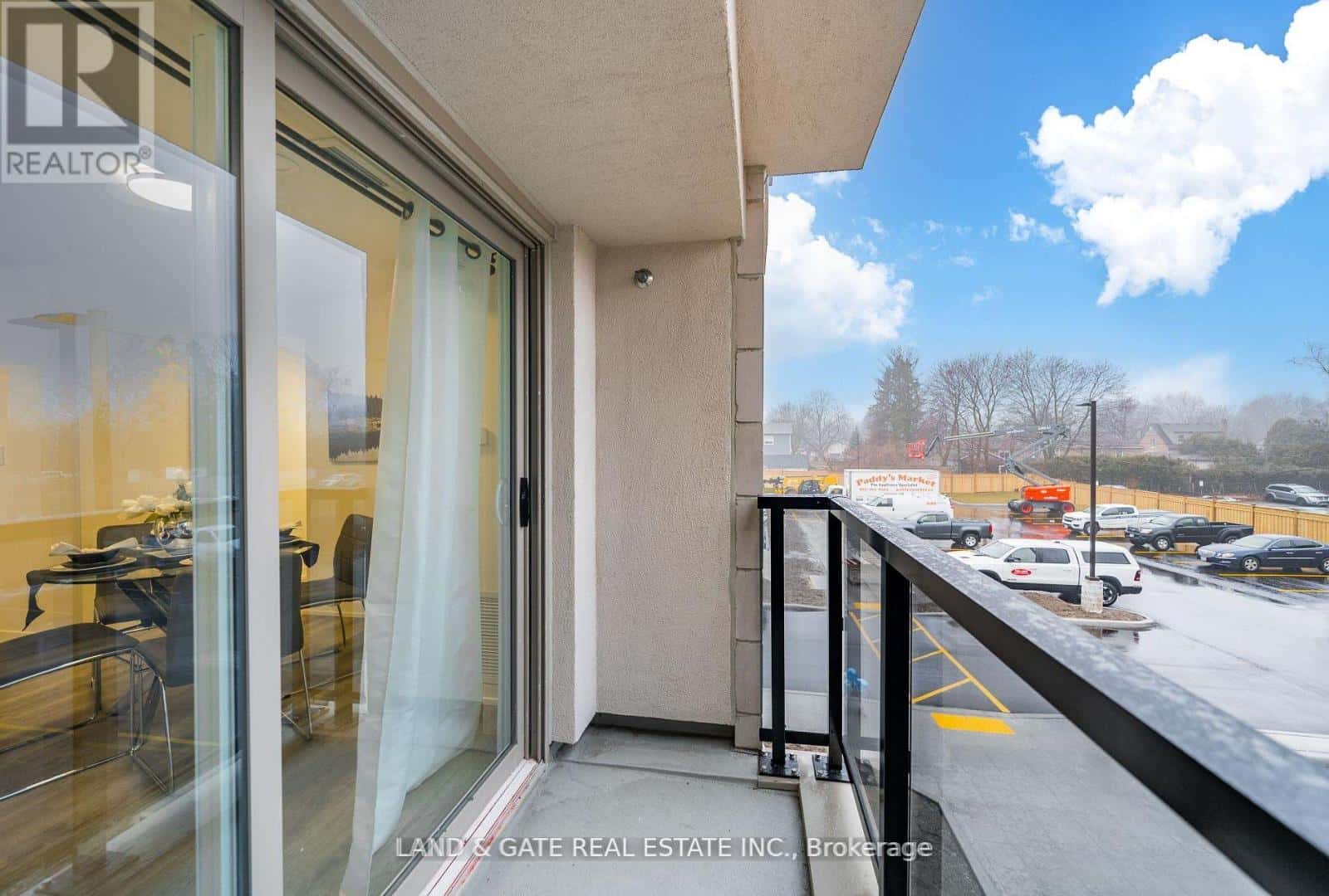 Oshawa (Centennial) — Oshawa (Centennial) - Photo 5 of 12