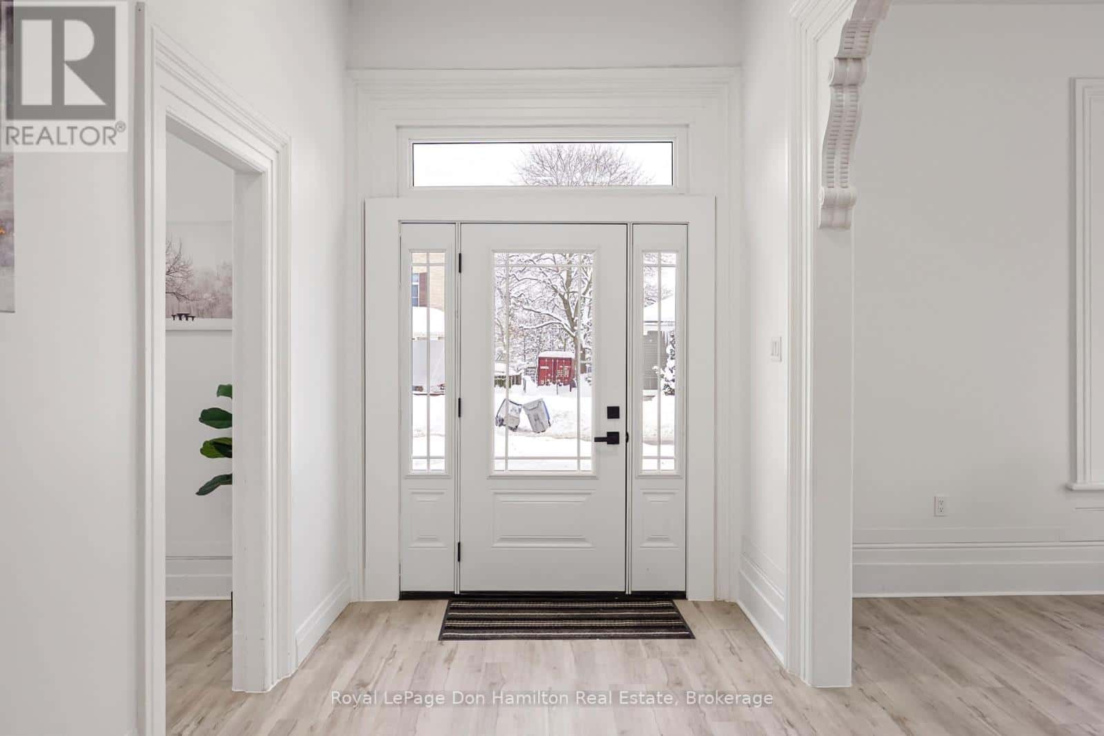 70 GODERICH STREET W — Huron East (Seaforth), Ontario - Photo 5 of 96