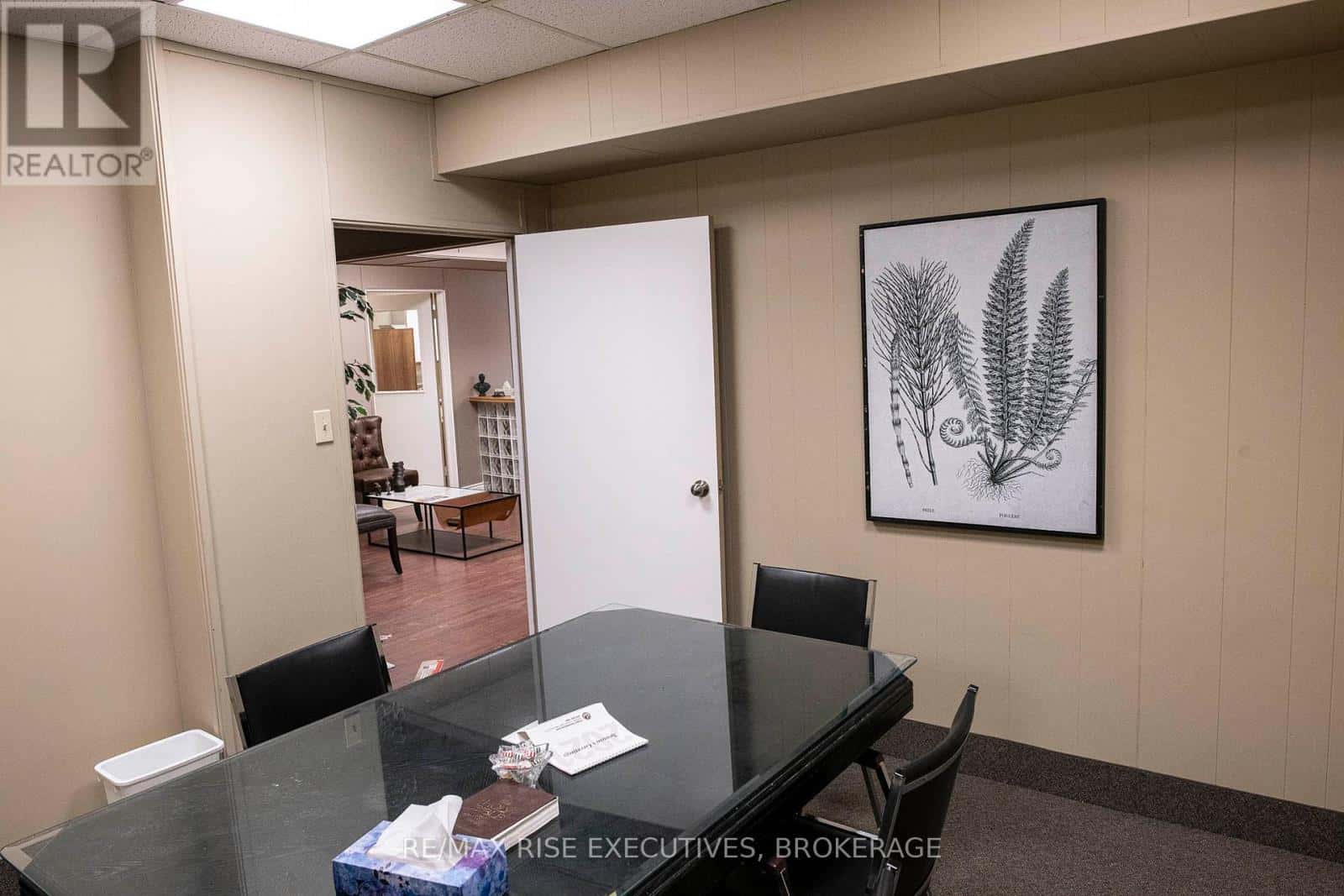 Kingston (East of Sir John A. Blvd) — Kingston (East of Sir John A. Blvd) - Photo 3 of 12