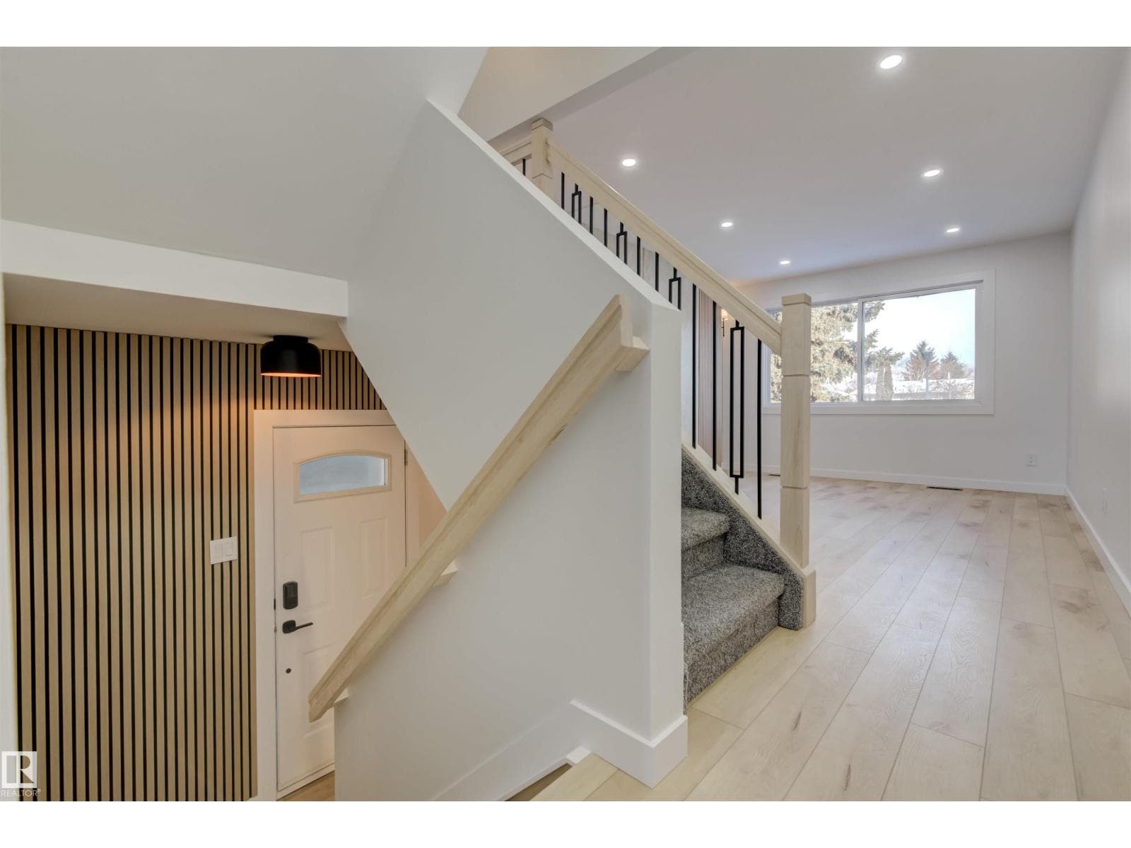 Edmonton — Edmonton - Main photo