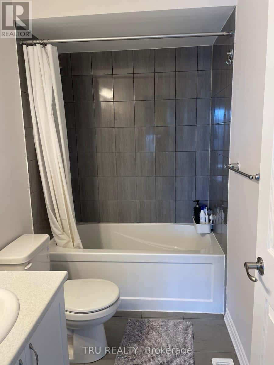 Ottawa — Ottawa - Photo 4 of 9