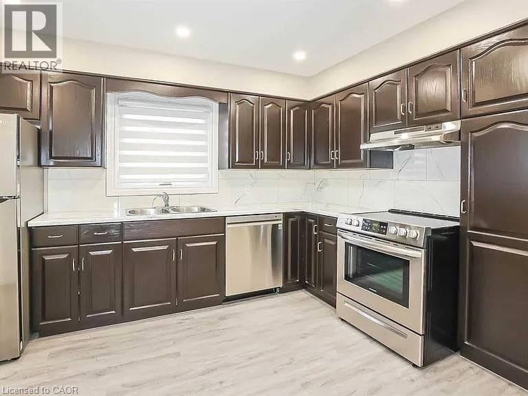 St. Catharines — St. Catharines - Main photo