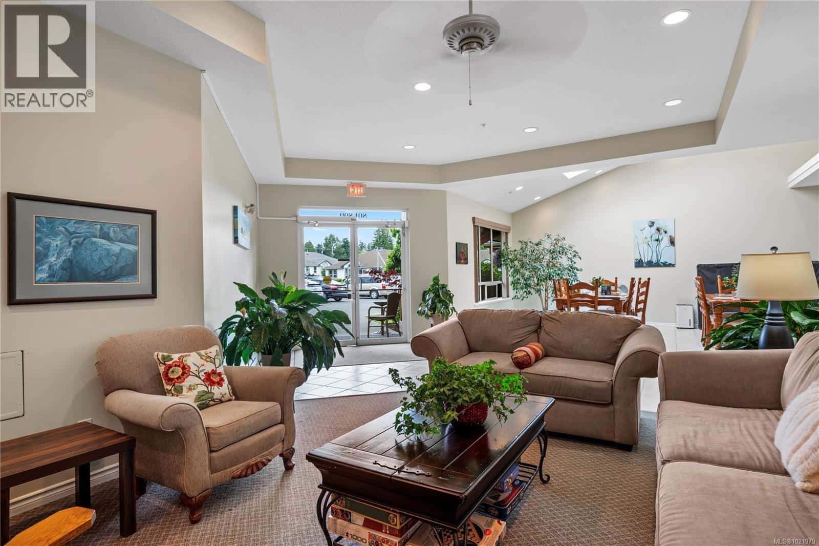 Parksville — Parksville - Photo 2 of 38