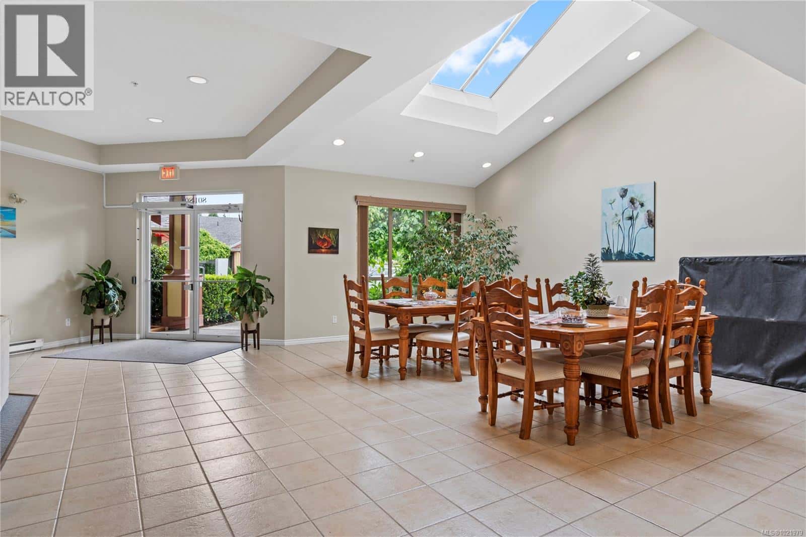 Parksville — Parksville - Photo 3 of 38