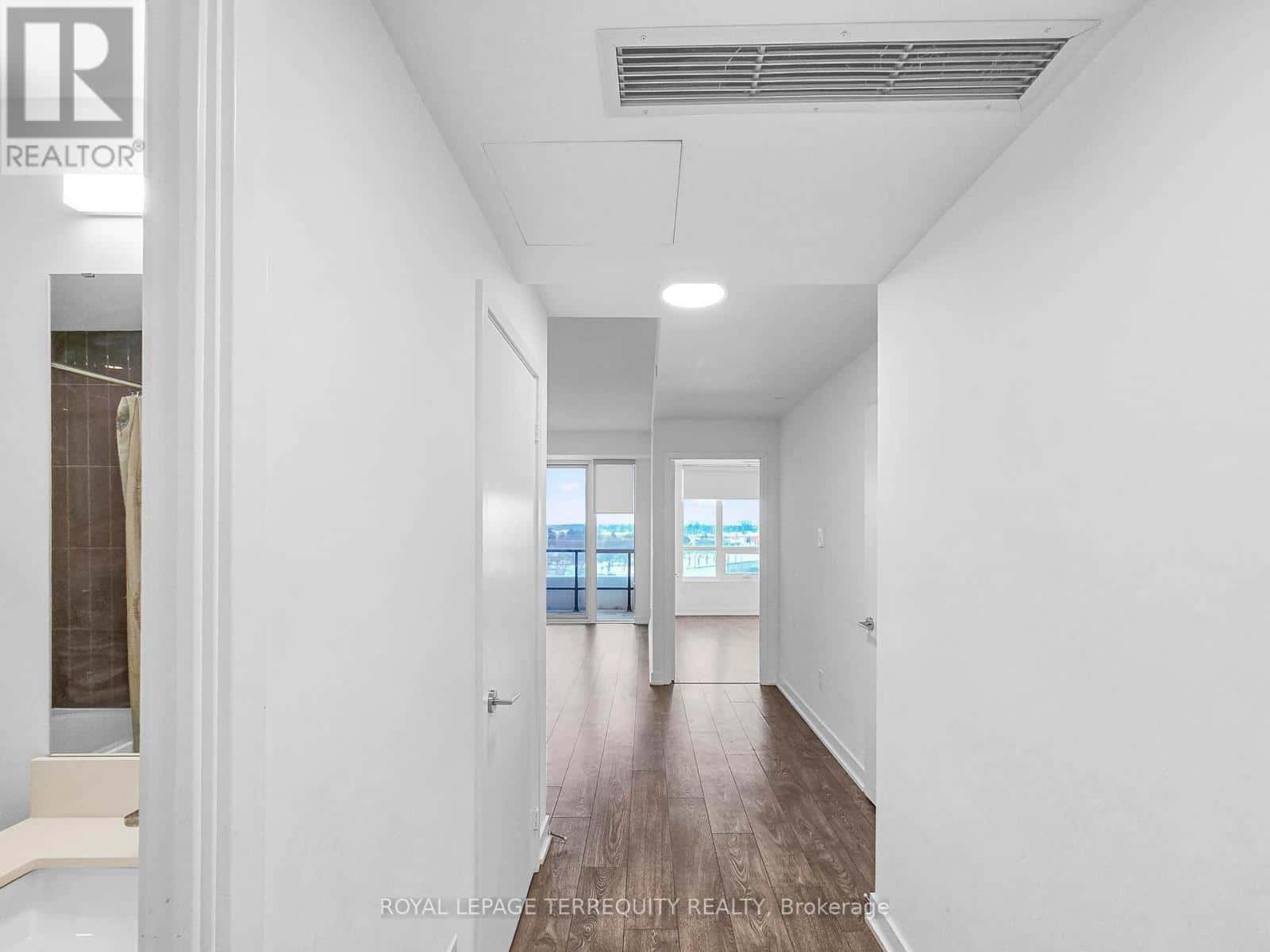 Brampton (Fletcher's Creek South) — Brampton (Fletcher's Creek South) - Photo 3 of 26