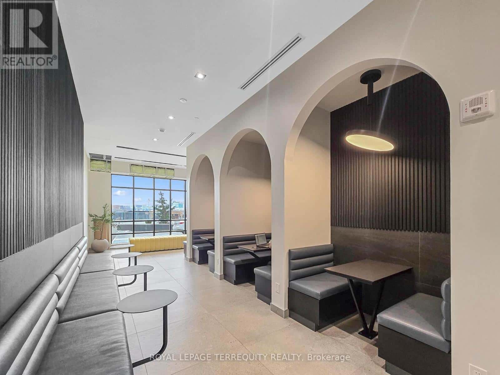 Brampton (Fletcher's Creek South) — Brampton (Fletcher's Creek South) - Photo 4 of 26