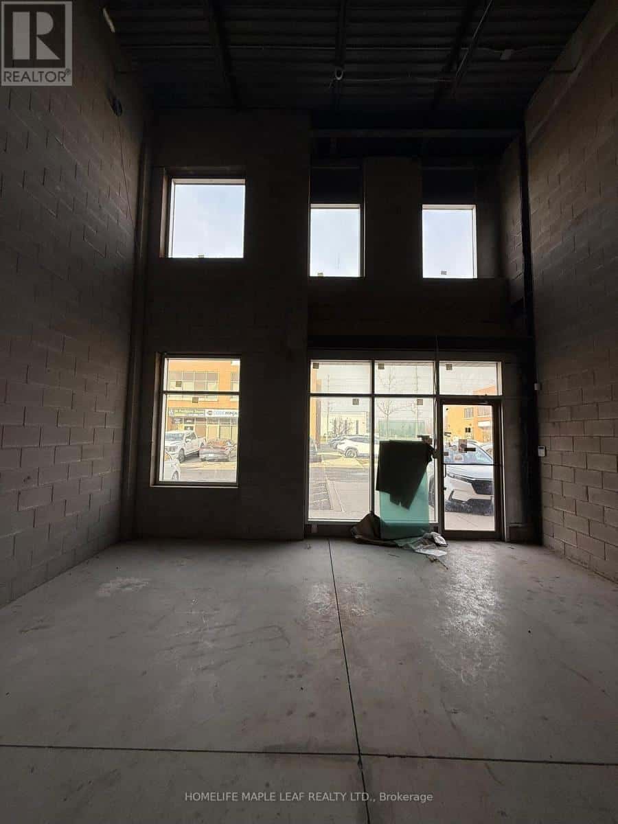 18 - 15 SUN PAC BOULEVARD — Brampton (Bram East) - Photo 3 of 4