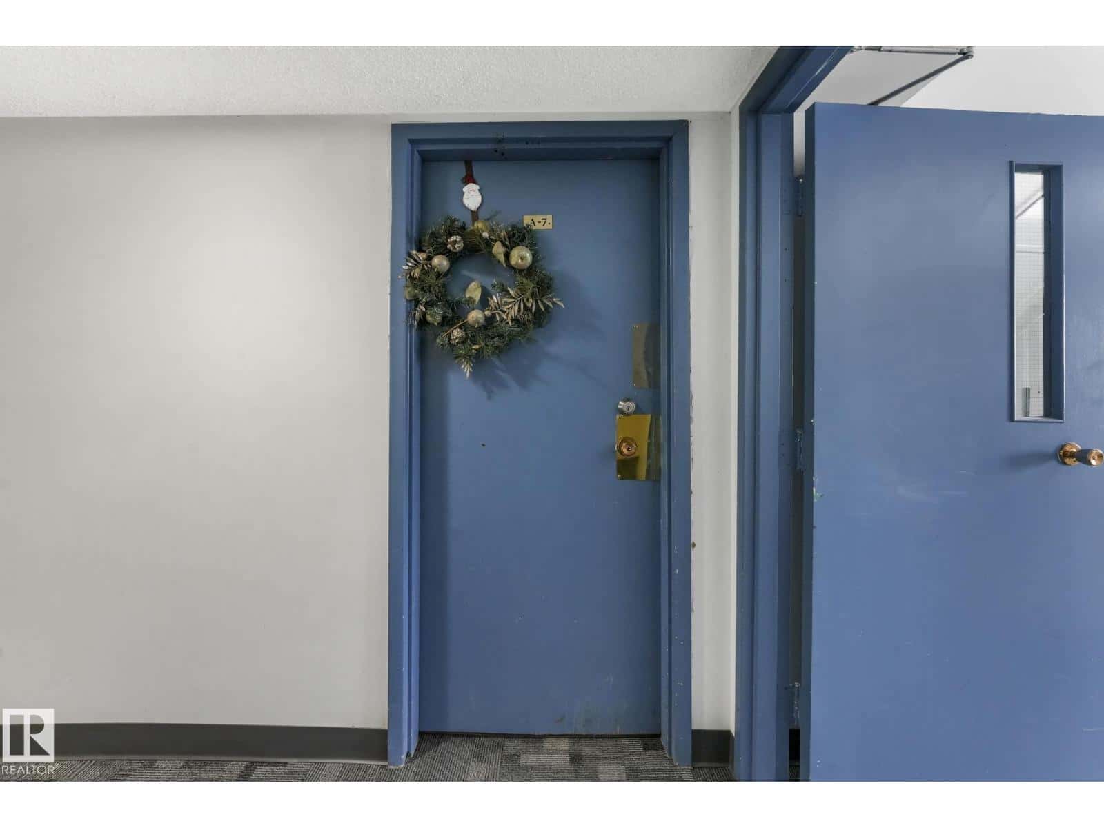 Edmonton — Edmonton - Photo 4 of 50