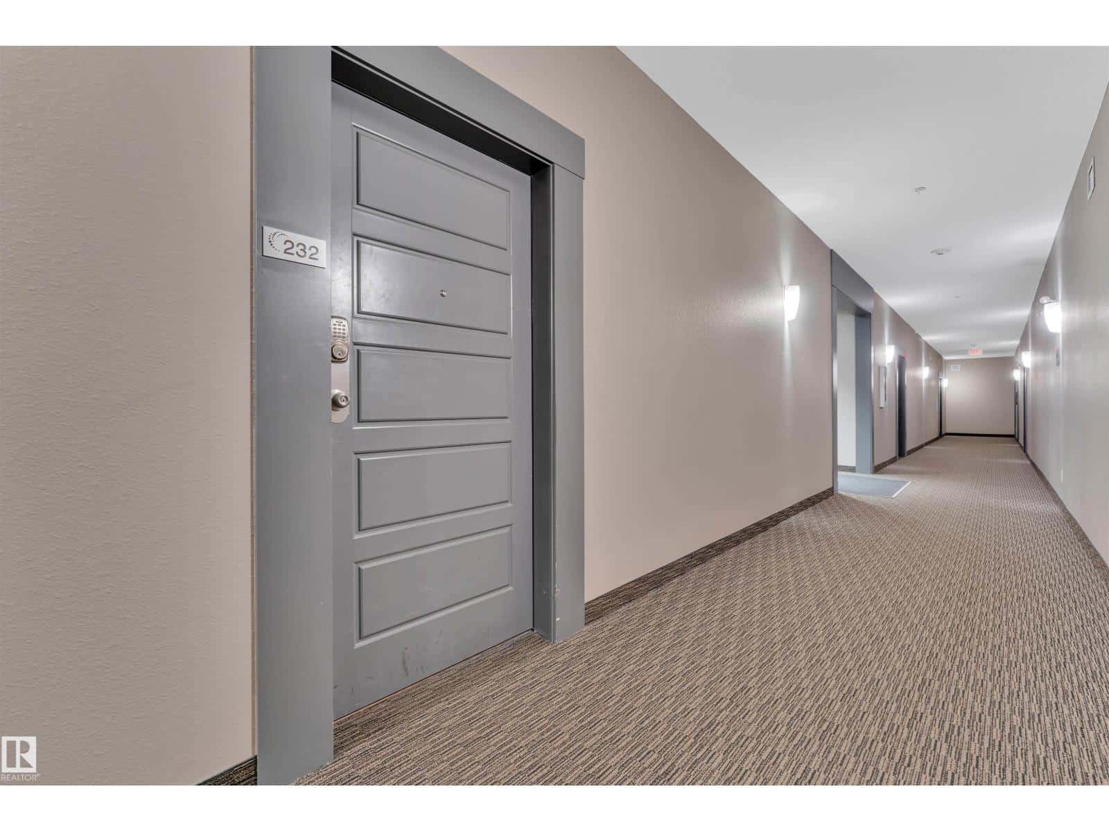 Edmonton — Edmonton - Photo 3 of 16