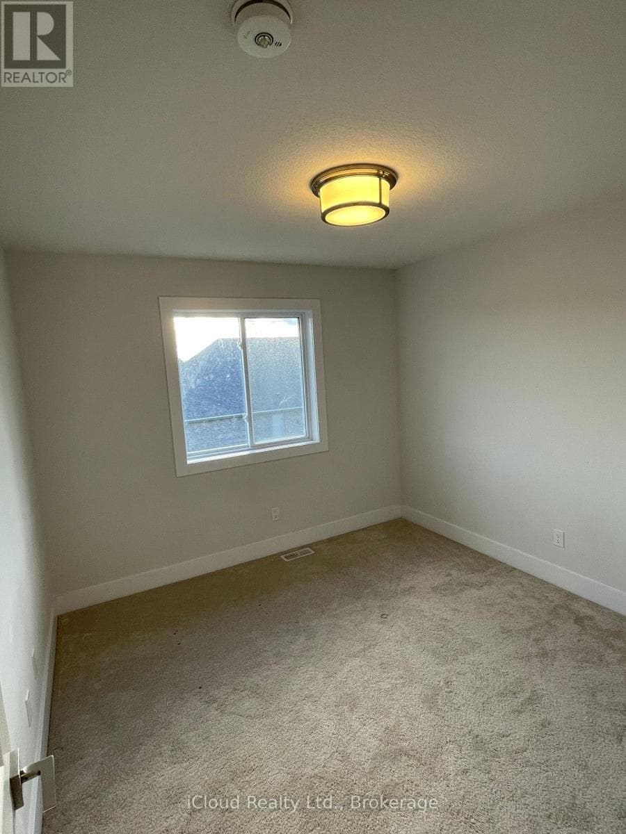 Kitchener — Kitchener - Main photo