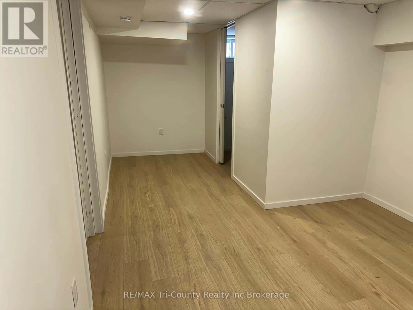 358 GLEBE STREET E — London East (East A), Ontario - Photo 3 of 56