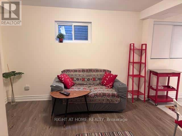 Toronto (L'Amoreaux) — Toronto (L'Amoreaux) - Photo 3 of 9