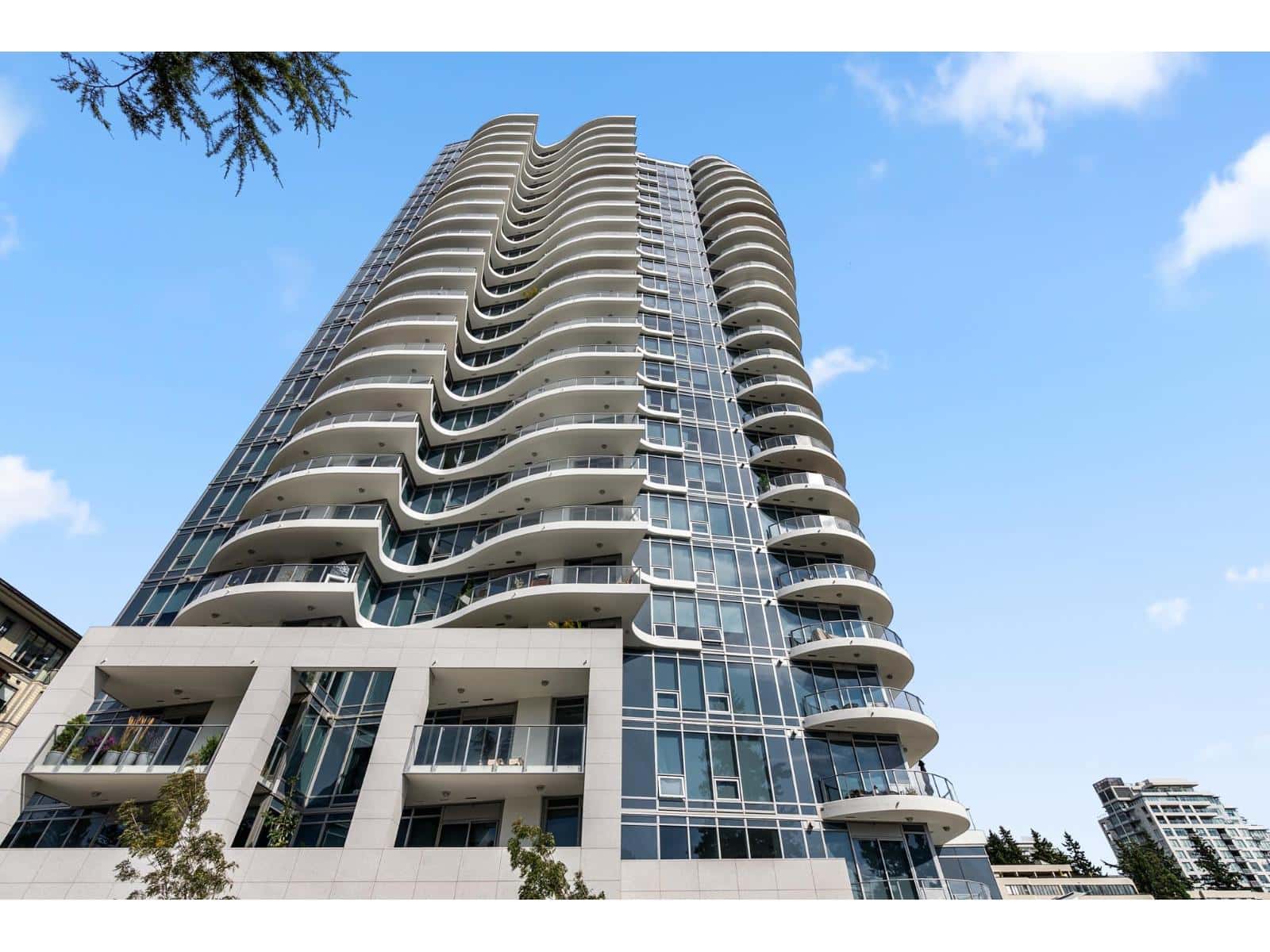 1102 1500 MARTIN STREET — White Rock, British Columbia - Photo 4 of 27