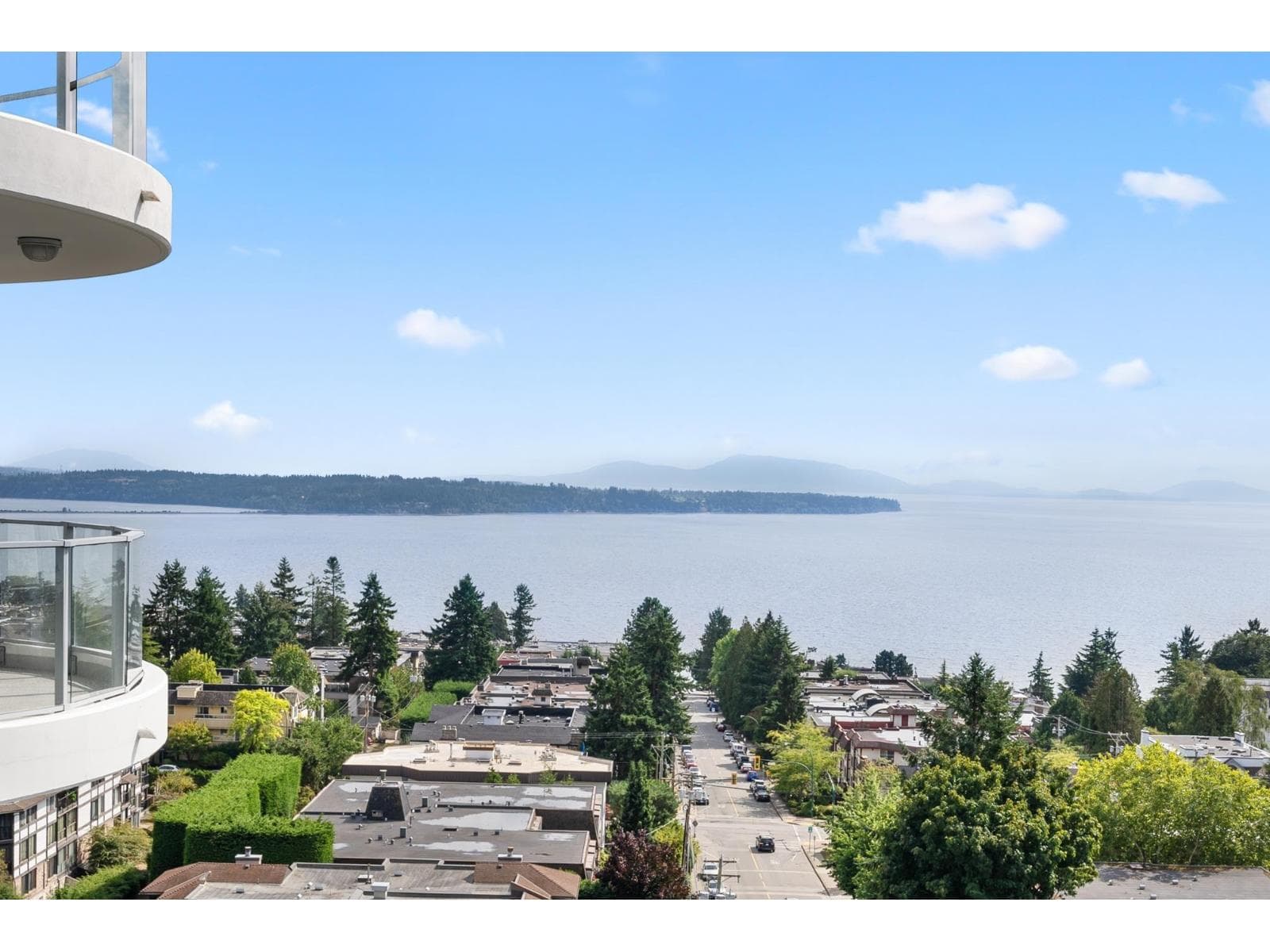 1102 1500 MARTIN STREET — White Rock, British Columbia - Main photo