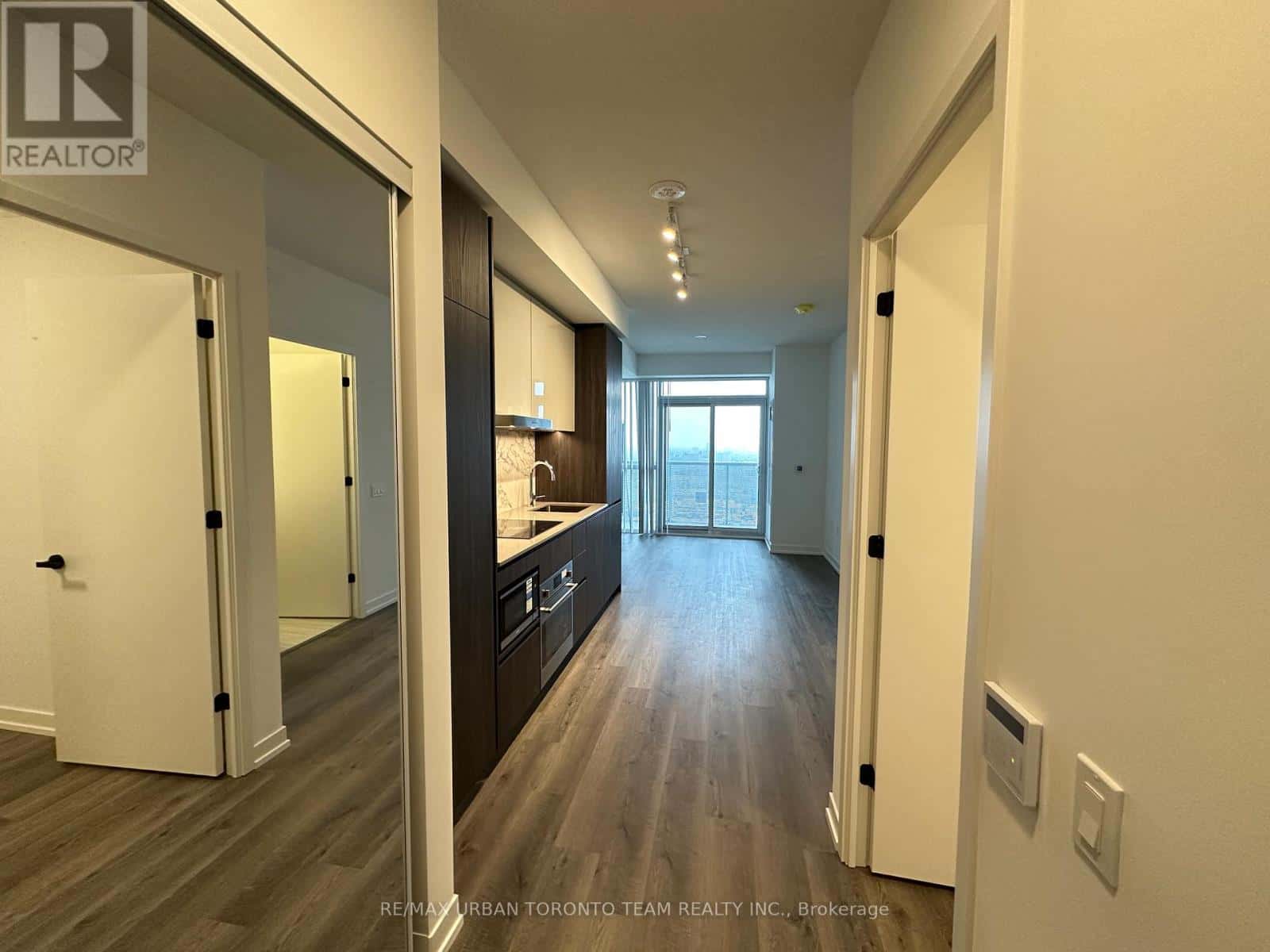 Vaughan (Vaughan Corporate Centre) — Vaughan (Vaughan Corporate Centre) - Photo 2 of 10